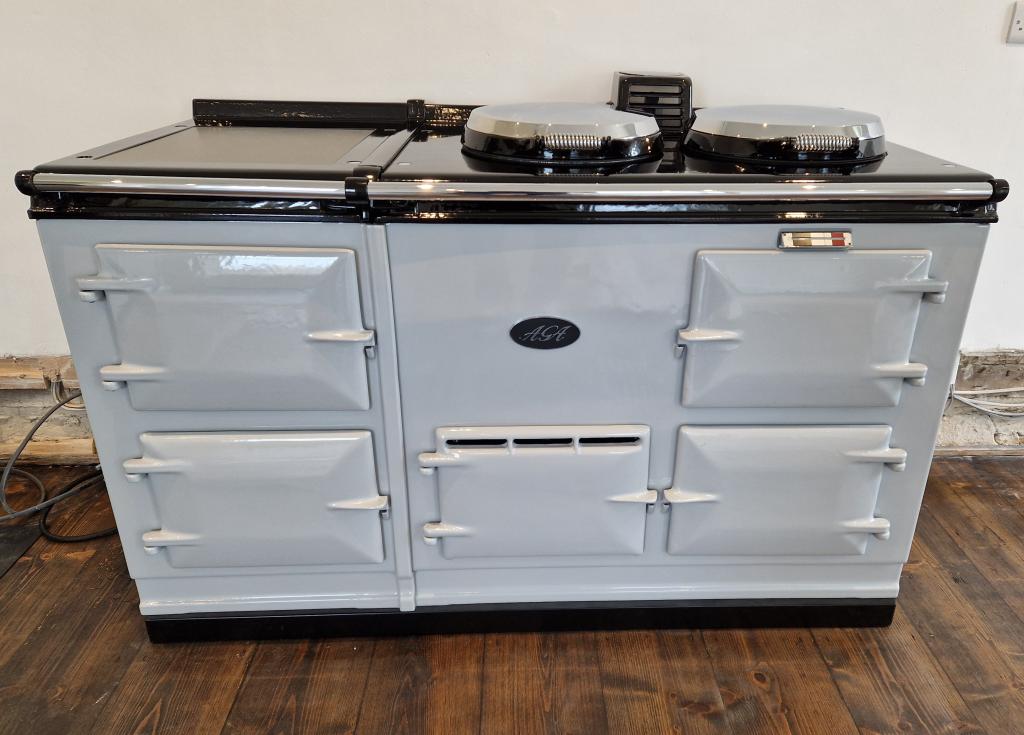 <p>4 Oven Electric Aga in Light Grey installed in Arundel, West Sussex</p>